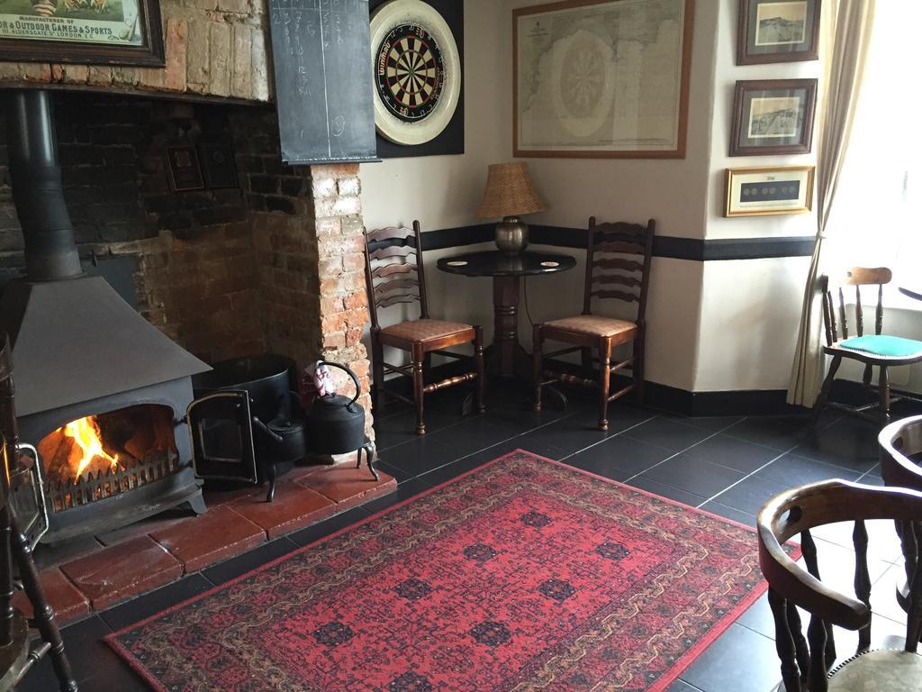 Red Lion Inn Sidbury Экстерьер фото