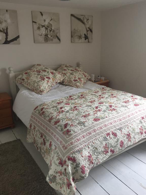 Red Lion Inn Sidbury Экстерьер фото