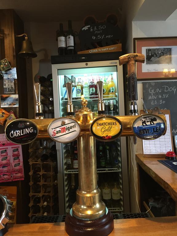 Red Lion Inn Sidbury Экстерьер фото